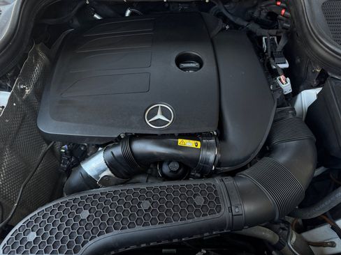 Used 2020 Mercedes-Benz GLE 350 4MATIC w/ Premium Package image 17