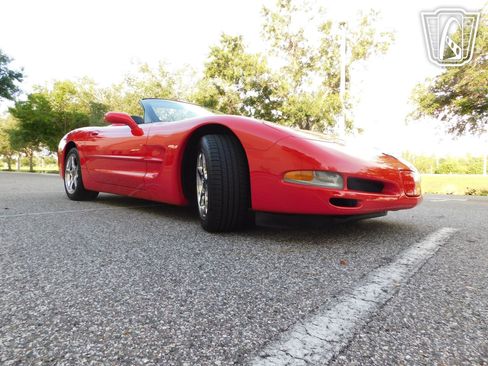 Used 2004 Chevrolet Corvette Convertible w/ Preferred Equipment Group RWD image 10