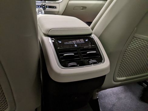 New 2026 Volvo XC60 B5 Ultra w/ Protection Package Premier image 24