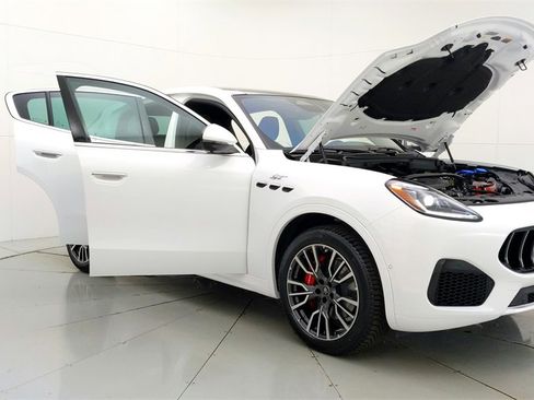 Used 2024 Maserati Grecale GT image 36