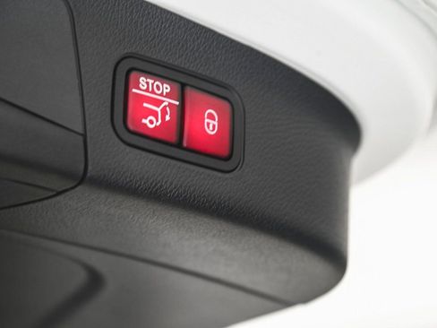 Used 2024 Mercedes-Benz GLA 35 AMG 4MATIC image 50