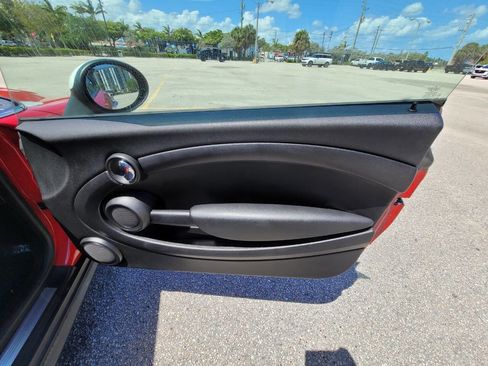 Used 2013 MINI Cooper Hardtop w/ Premium Pkg 2 FWD image 9