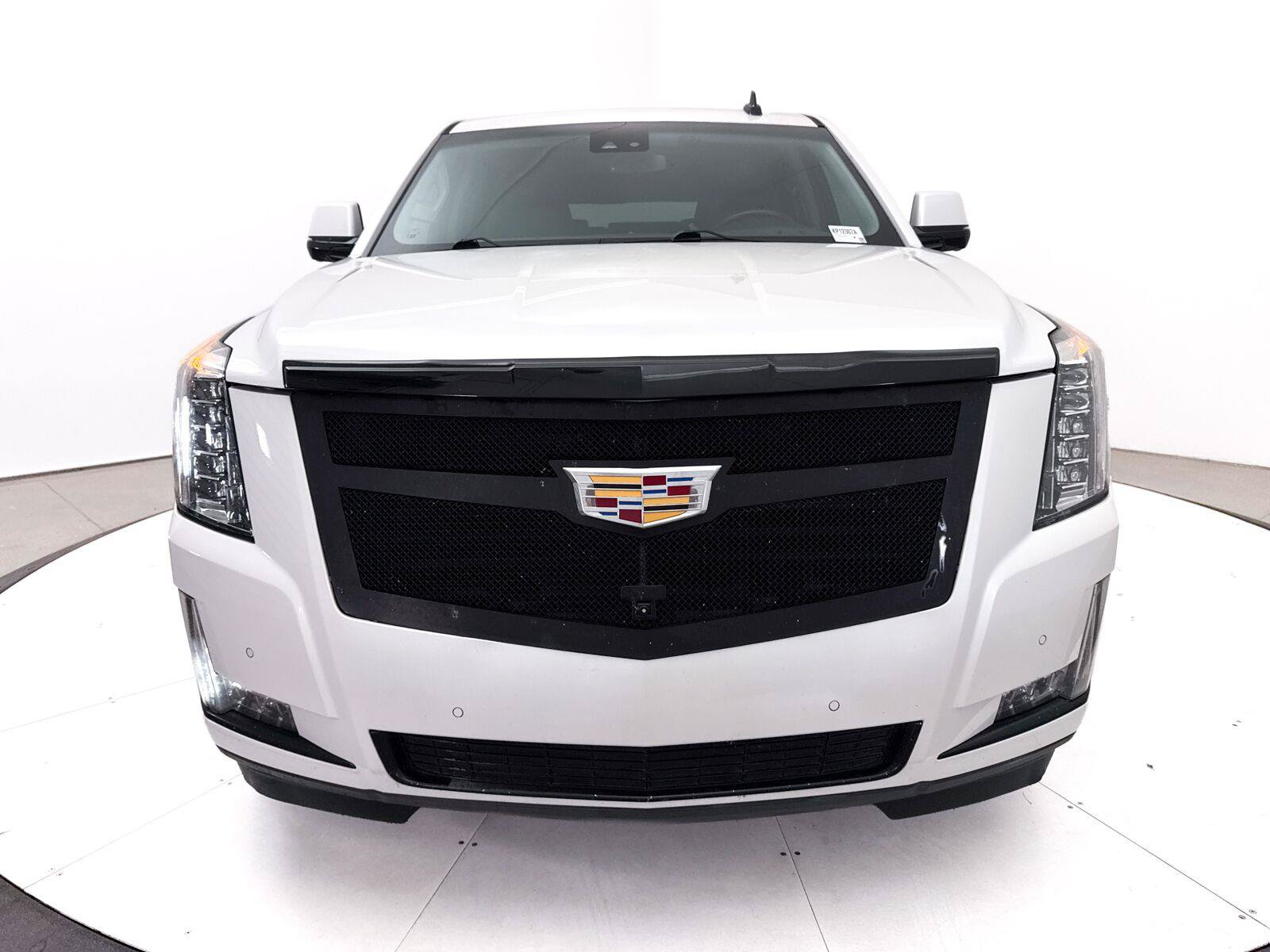 Used 2017 Cadillac Escalade ESV Luxury AWD/4WD image 2