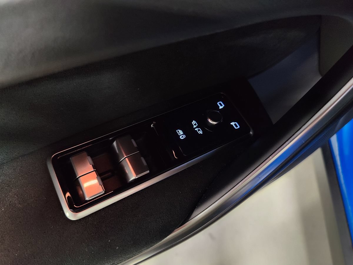 Used 2023 Jaguar F-PACE SVR AWD/4WD image 24