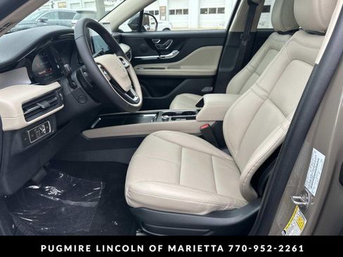 New 2026 Lincoln Corsair Premiere image 9