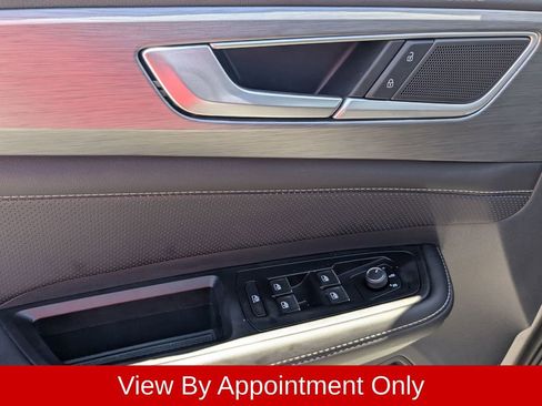 Used 2025 Volkswagen Atlas Cross Sport SE FWD image 13