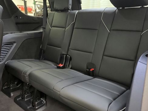 Used 2026 Cadillac Escalade Luxury w/ LPO, Floor Liner Package AWD/4WD image 31