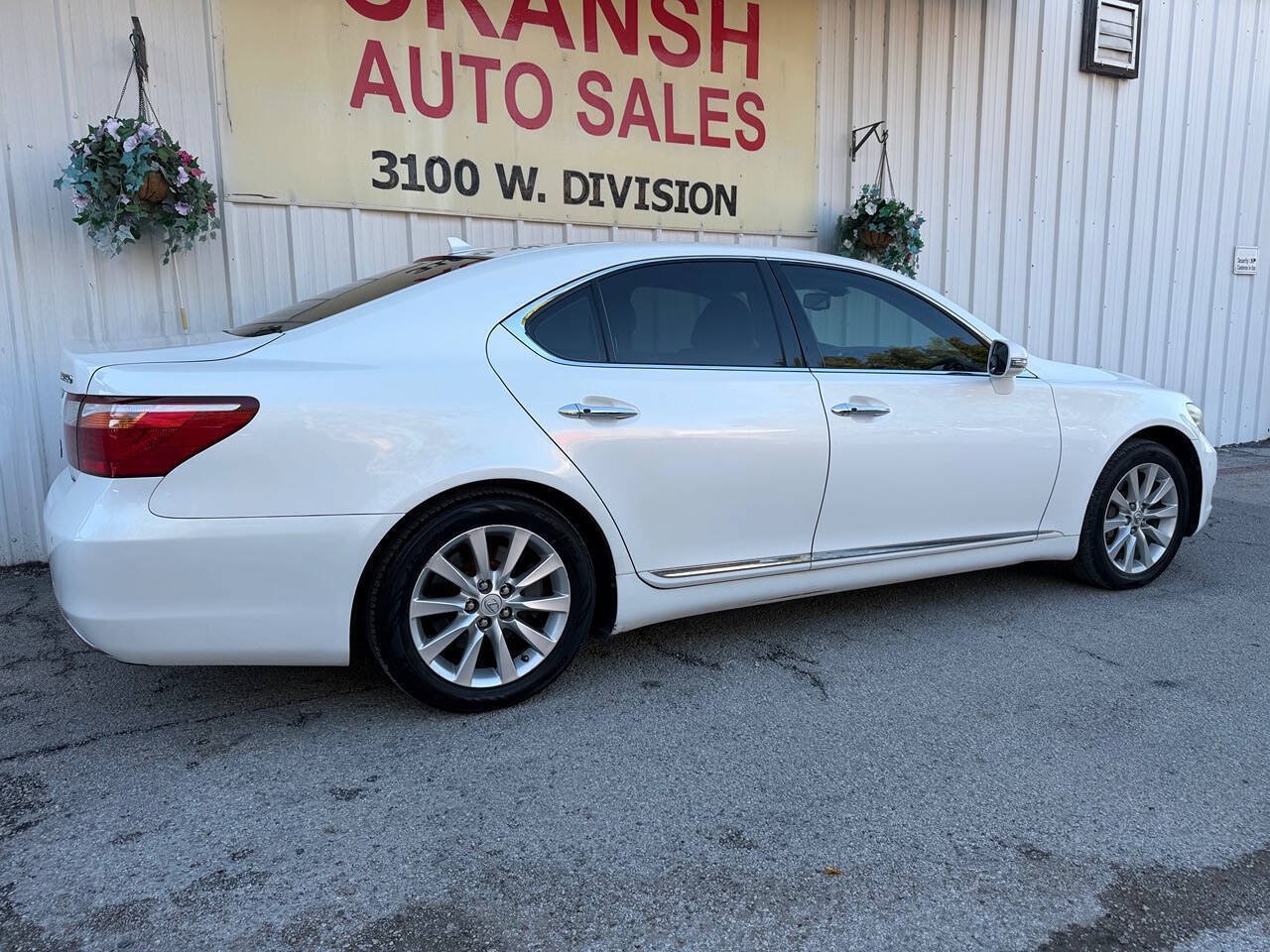 Used 2010 Lexus LS 460 AWD image 3