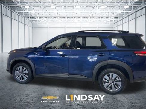 Used 2025 Nissan Pathfinder SV AWD/4WD image 7