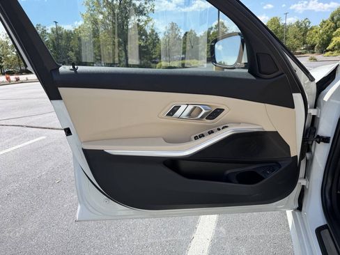Used 2019 BMW 330i xDrive Sedan w/ Convenience Package AWD/4WD image 11