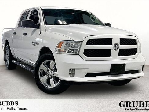 Used 2018 RAM 1500 Express w/ Express Value Package AWD/4WD image 1