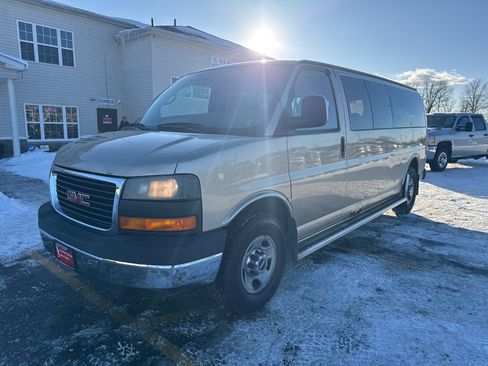Used 2008 GMC Savana 3500 G3500 w/ LT Preferred Equipment Group image 2