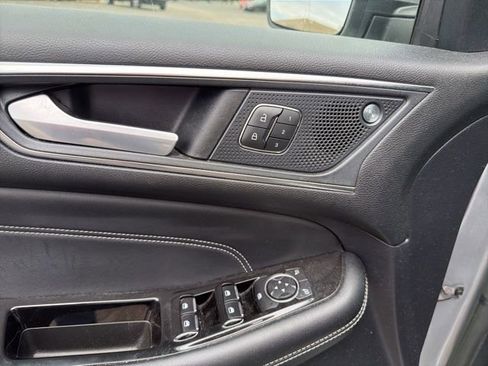 Used 2020 Ford Edge Titanium AWD/4WD image 12