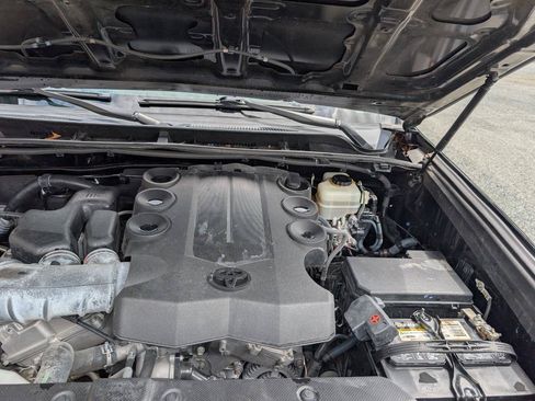 Used 2011 Toyota 4Runner SR5 w/ Premium Pkg w/Leather RWD image 25