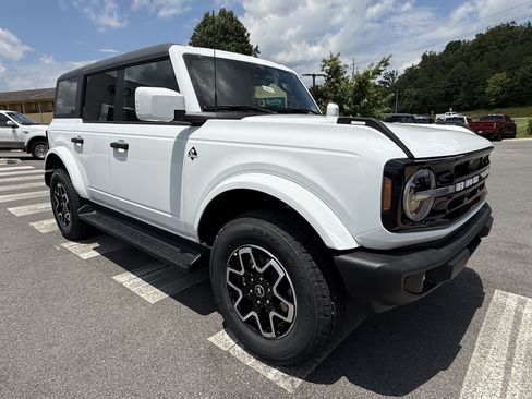 New 2026 Ford Bronco Outer Banks AWD/4WD image 3
