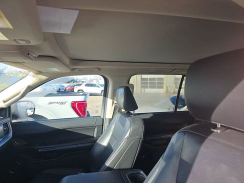 Used 2024 Ford Expedition XLT image 14