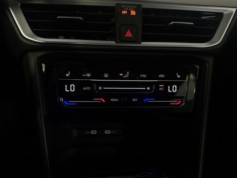 Used 2026 Volkswagen Taos SE FWD image 19