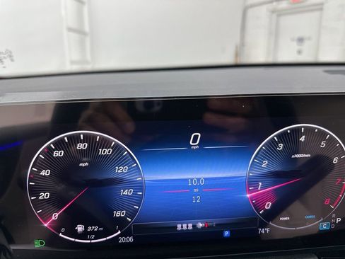 Used 2025 Mercedes-Benz GLB 250 4MATIC image 12