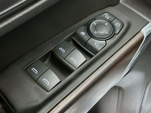 Used 2022 GMC Sierra 1500 SLT w/ X31 Off-Road Package image 15