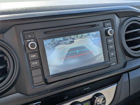 Used 2018 Toyota Tacoma SR image 34