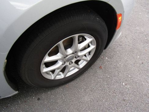 Used 2024 Chrysler Pacifica Touring-L FWD image 35