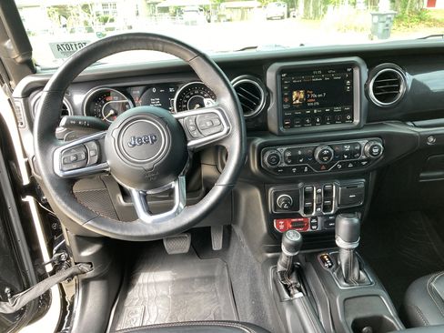 Used 2023 Jeep Wrangler Unlimited Rubicon 392 AWD/4WD image 14