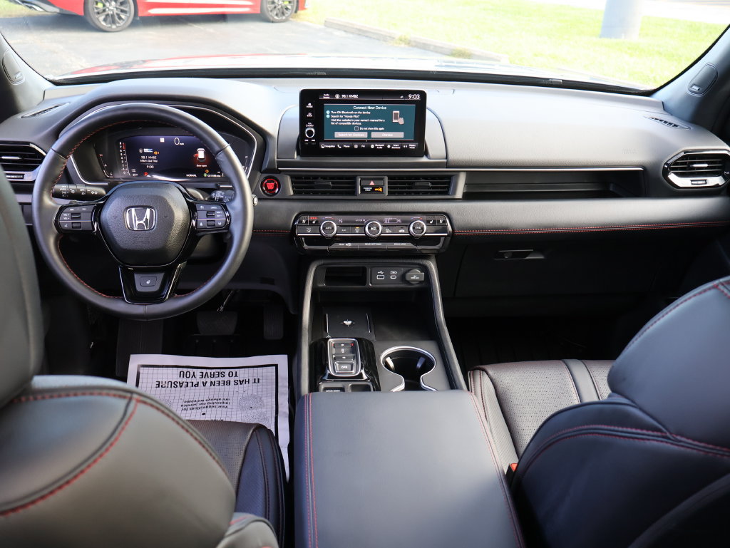 Used 2025 Honda Pilot Black Edition image 18