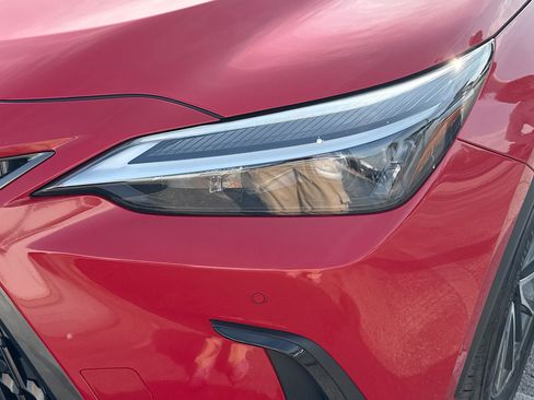 Used 2025 Lexus NX 250 FWD w/ Towing Package (2000 Lbs) image 9