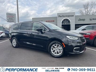 Used 2024 Chrysler Pacifica Touring-L