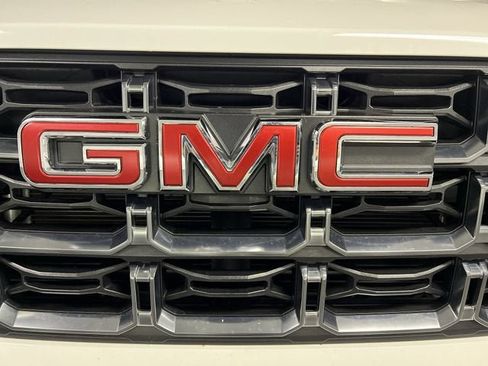 Certified 2023 GMC Canyon AT4 w/ AT4 Premium Package AWD/4WD image 31