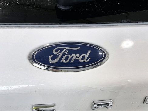 Used 2021 Ford Escape SE w/ Convenience Package image 9