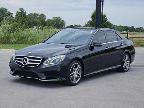 Used 2015 Mercedes-Benz E 400 Sedan image 3