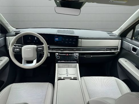 Used 2026 Hyundai Santa Fe SEL FWD image 16