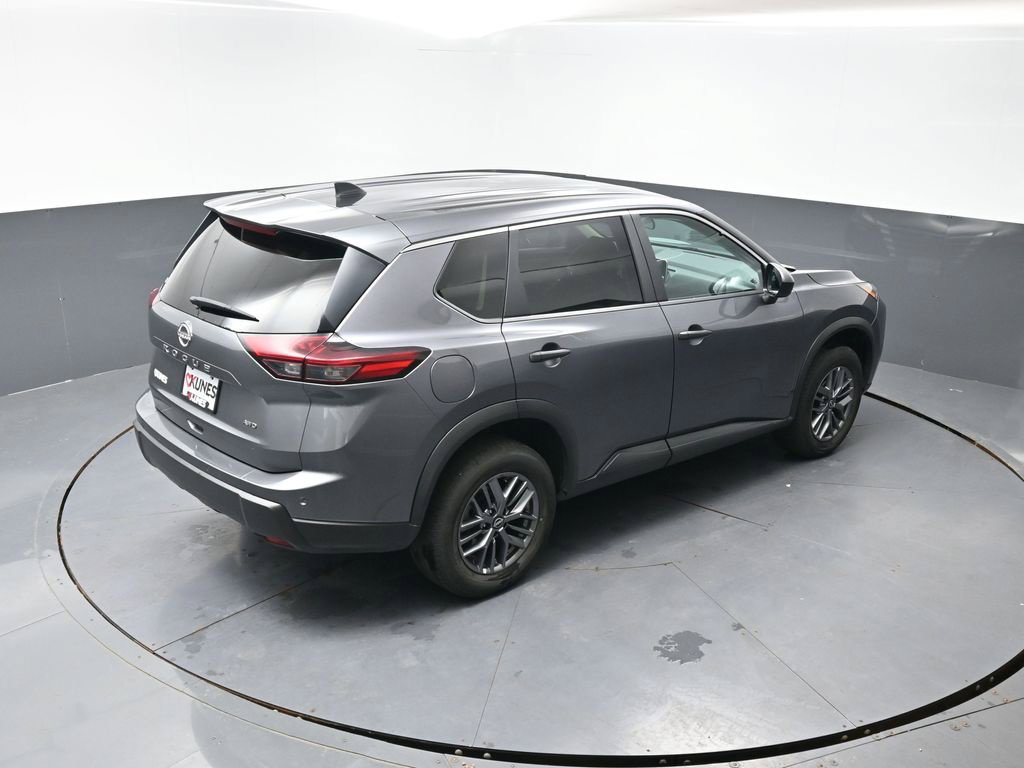Used 2024 Nissan Rogue S AWD/4WD image 40
