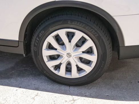 Used 2016 Nissan Rogue S FWD image 6