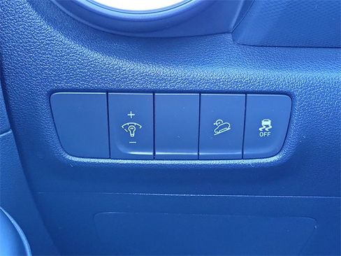 Used 2022 Hyundai Kona SEL image 19