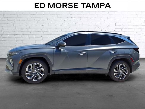 Used 2025 Hyundai Tucson Limited FWD image 2
