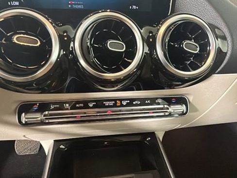 Used 2021 Mercedes-Benz GLA 250 4MATIC image 24