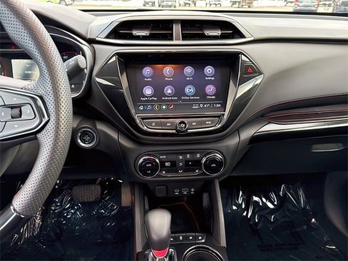 Used 2023 Chevrolet TrailBlazer RS w/ Sun and Liftgate Package image 24