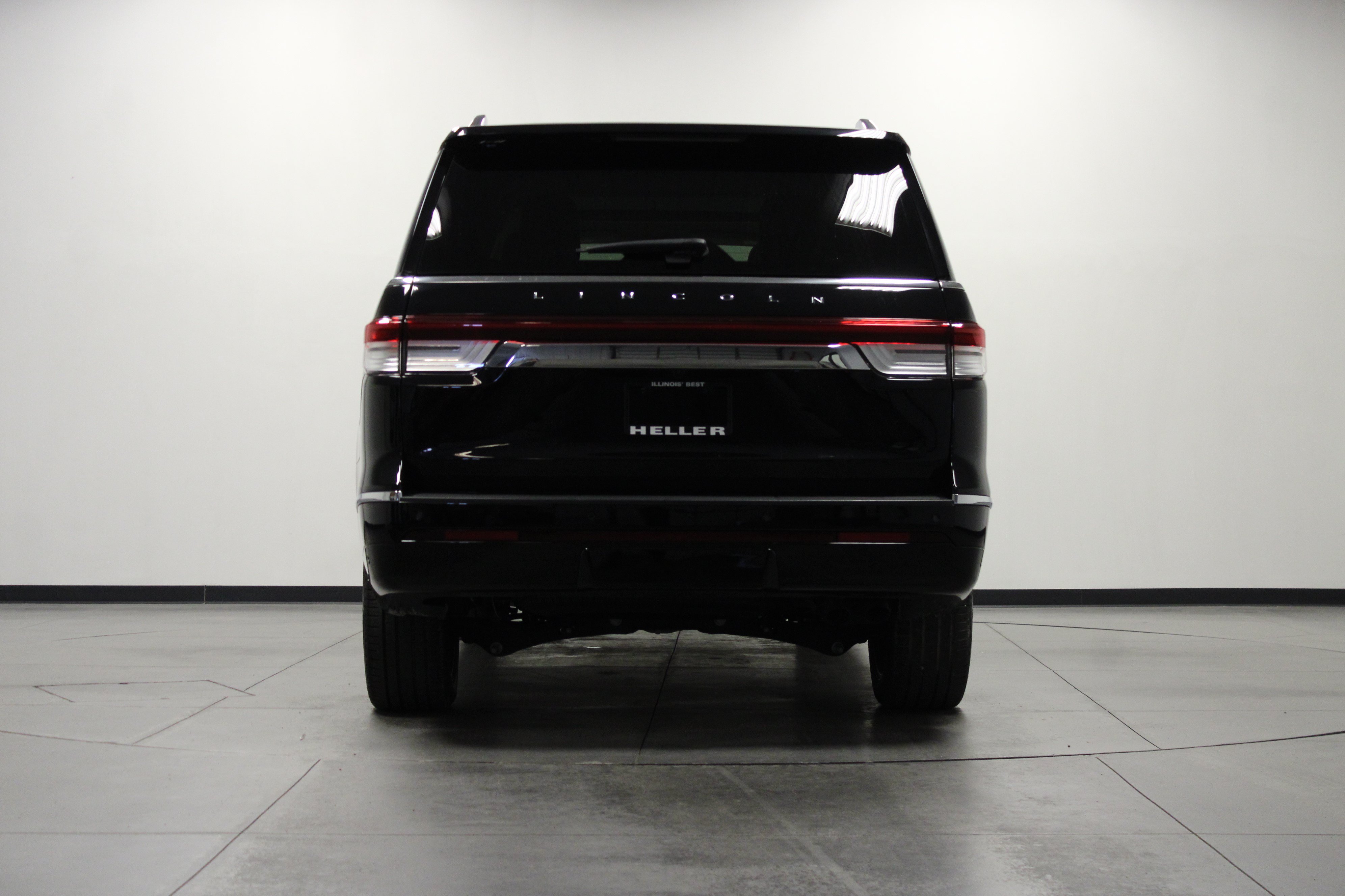 Used 2024 Lincoln Navigator L Reserve AWD/4WD image 5