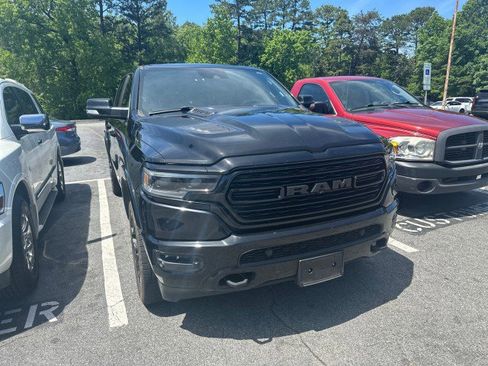 Used 2020 RAM 1500 Limited w/ Black Appearance Package AWD/4WD image 2