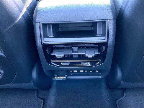 New 2026 Jeep Grand Cherokee Limited w/ Luxury Tech Group II image 17