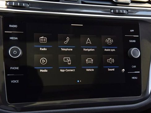 Used 2023 Volkswagen Tiguan SE w/ Panoramic Sunroof Package AWD/4WD image 13