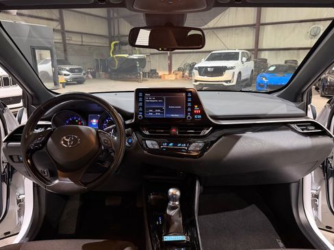 Used 2019 Toyota C-HR XLE FWD image 28