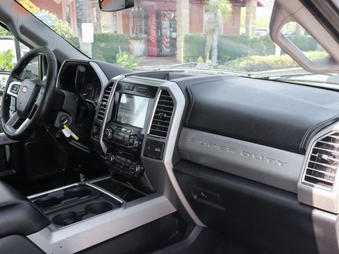 Used 2017 Ford F350 Lariat w/ Chrome Package image 40