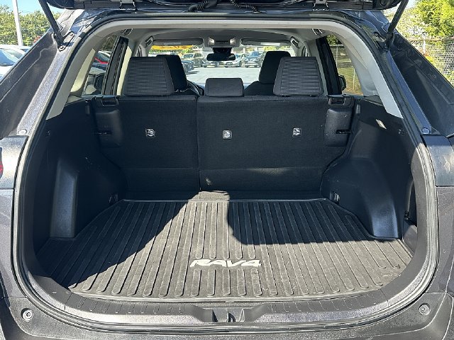 Used 2022 Toyota RAV4 LE FWD image 15