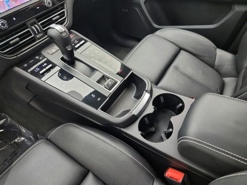 Used 2022 Porsche Macan GTS AWD/4WD image 11