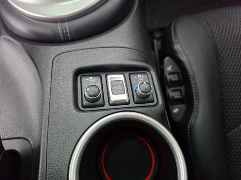 Used 2018 Nissan 370Z Touring RWD image 25