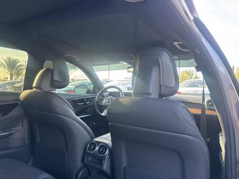 Used 2025 Mercedes-Benz C 300 4MATIC Sedan image 5