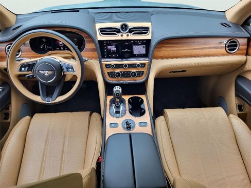 Used 2023 Bentley Bentayga Extended Wheelbase AWD/4WD image 32